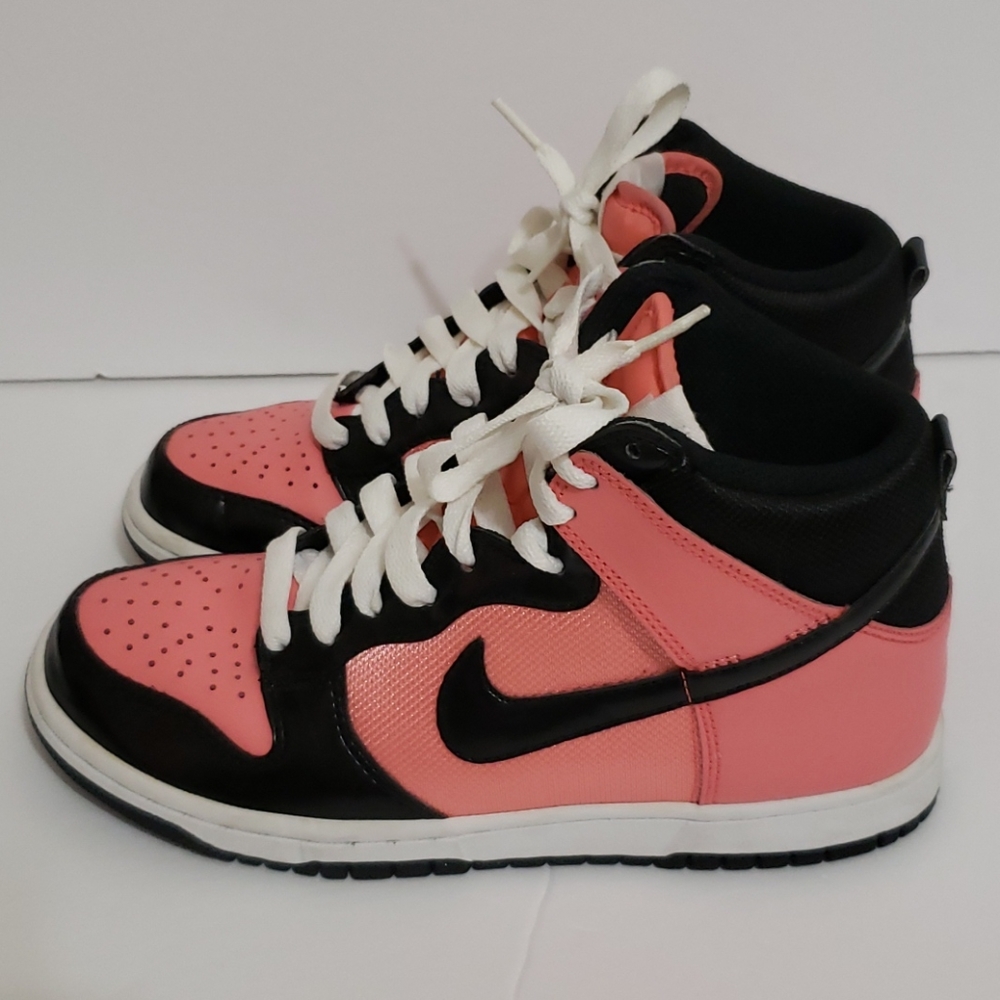 Nike Women’s High-Top Sneakers in Pink, Black & White - Picture 2 of 8